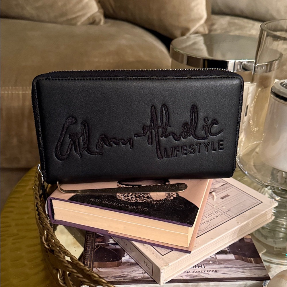 Glam-Aholic Lifestyle Black Wallet